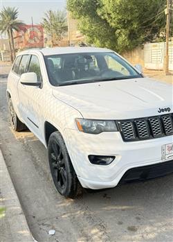 جیپ گراند شیرۆکی